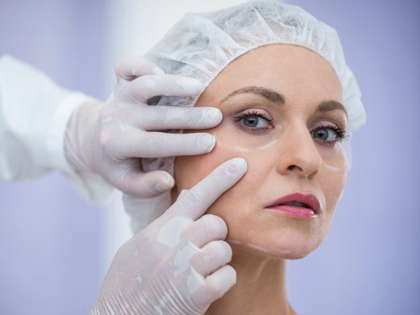 کشیدن پوست صورت بدون عمل جراحی چیست ؟