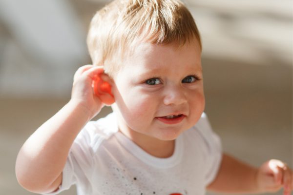 عوامل نامتقارن بودن گوش نوزاد