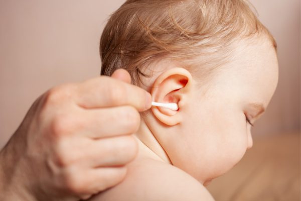 نامتقارن بودن گوش نوزاد