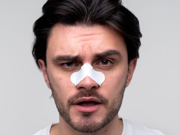 شکستگی بینی بدون عمل قابل درمان است؟